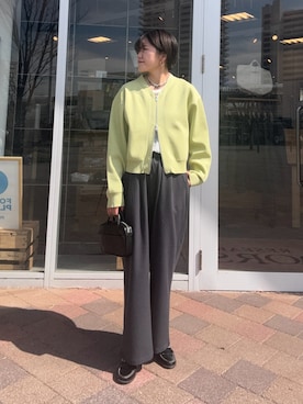 「URBAN RESEARCH DOORS（アーバンリサーチドアーズ）の『仁村紗和さん着用』『UR TECH』完声タックギャザーワイドパンツ（その他パンツ、グレー系）」を使った、moeさん（レディース・159cm）の春コーディネート
