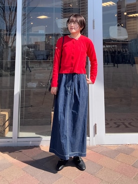 「URBAN RESEARCH DOORS（アーバンリサーチドアーズ）のFORK&SPOON　綿麻デニムスカート（デニムスカート、ブルー系）」を使った、moeさん（レディース・159cm）の春コーディネート