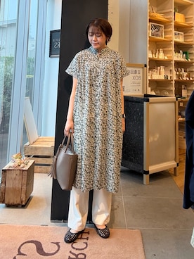 「URBAN RESEARCH DOORS（アーバンリサーチドアーズ）のデニムワイドパンツ（その他パンツ、ベージュ系）」を使った、moeさん（レディース・159cm）の春コーディネート