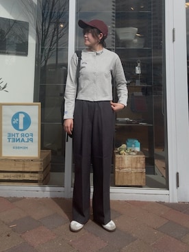 「URBAN RESEARCH DOORS（アーバンリサーチドアーズ）のLY　LETTER CAP（キャップ、レッド系）」を使った、moeさん（レディース・159cm）の春コーディネート