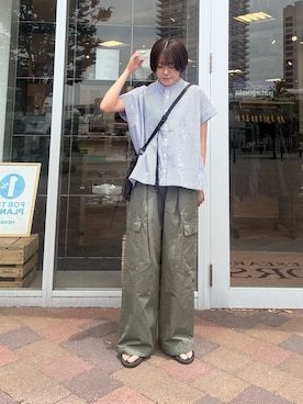 「かぐれ（カグレ）のユーティリティーイージーパンツ（その他パンツ、グリーン系）」を使った、moeさん（レディース・159cm）の夏コーディネート