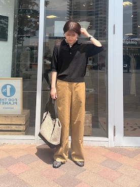 「URBAN RESEARCH DOORS（アーバンリサーチドアーズ）のAcetate Mix Collared Knit（ニット/セーター、ブラック系）」を使った、moeさん（レディース・159cm）の春コーディネート