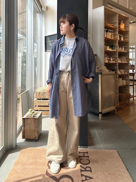 「ウェーブ×カジュアル」｜「アイテム（スニーカー）」を使った、moeさん（レディース・159cm）の春コーディネート