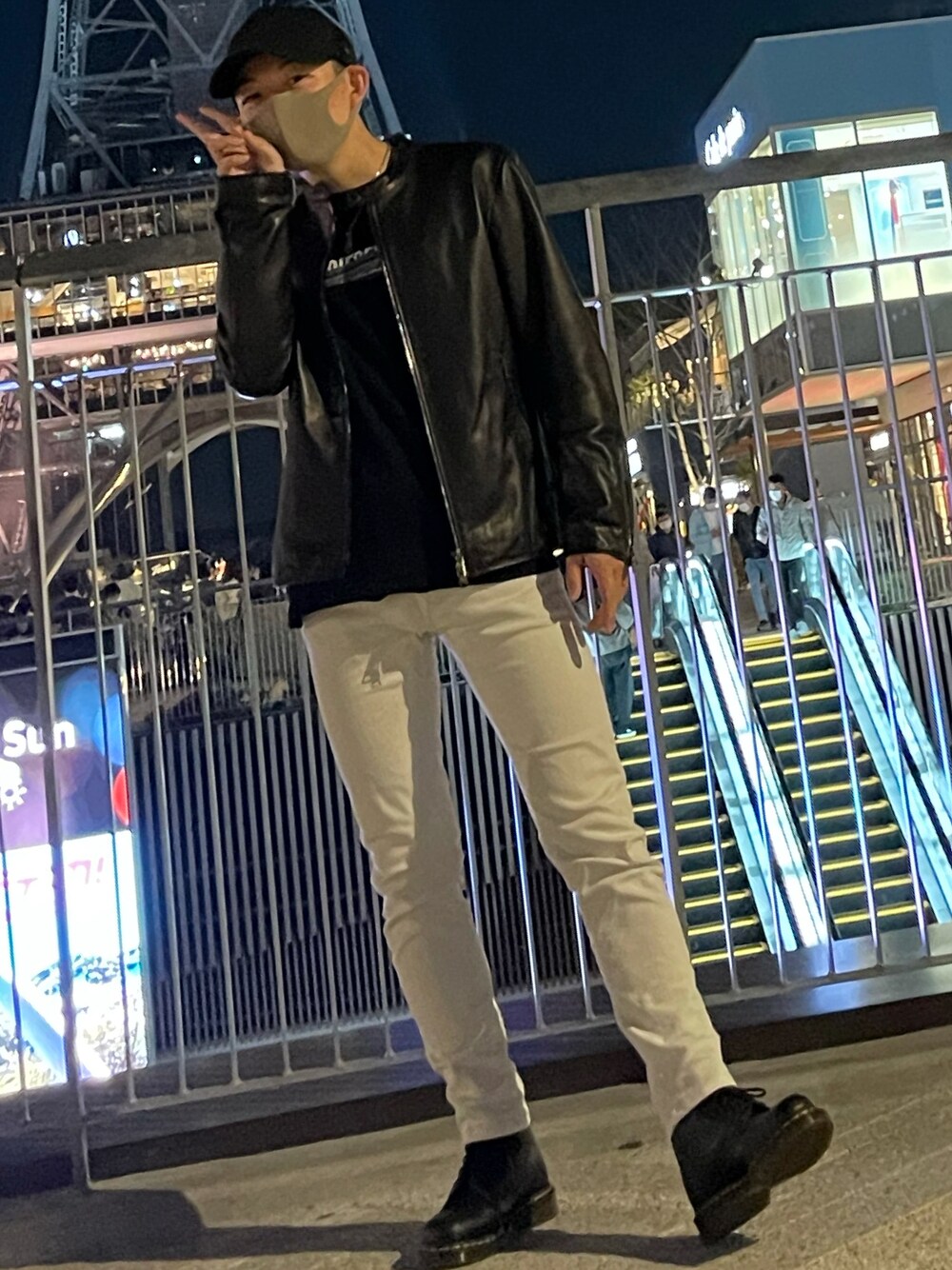 「シック、おしゃれさんと繋がりたい、ライダース」｜「Dr. MartensのDr.Martens / ドクターマーチン 1460 8EYEBOOT 8ホール ブーツ シューズ（ブーツ、ブラック系）」を使った、uminchu_0907さん（メンズ・163cm）の夏コーディネートの1枚目の写真