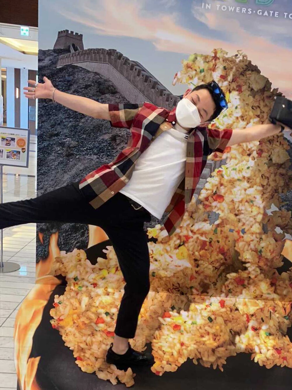 「UNIQLOのアイテム（その他パンツ、ブラック系）」を使った、uminchu_0907さん（メンズ・163cm）の秋コーディネートの1枚目の写真