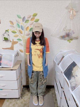 「古着のアイテム（Tシャツ/カットソー、イエロー系）」を使った、ユーリさん（レディース・152cm）の秋コーディネート