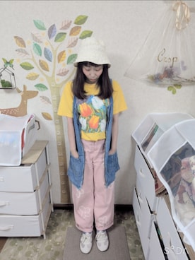 「古着のアイテム（Tシャツ/カットソー、イエロー系）」を使った、ユーリさん（レディース・152cm）の夏コーディネート