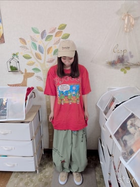 「古着のアイテム（Tシャツ/カットソー、レッド系）」を使った、ユーリさん（レディース・152cm）の夏コーディネート
