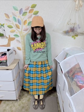 「MERLOT（メルロー）のフレアスカート（裙子、イエロー系）」を使った、ユーリさん（レディース・152cm）の春コーディネート