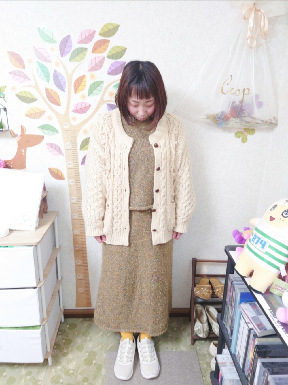 「MERLOTのミックスカラーニット（ニット/セーター、イエロー系）」を使った、ユーリさん（レディース・152cm）の春コーディネートの1枚目の写真