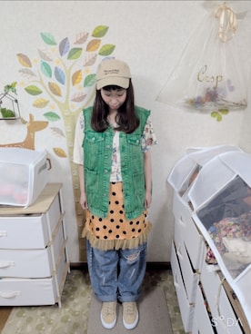 「RODEO CROWNS WIDE BOWL（ロデオクラウンズワイドボウル）のColor Denim ベスト（ベスト、グリーン系）」を使った、ユーリさん（レディース・152cm）の秋コーディネート