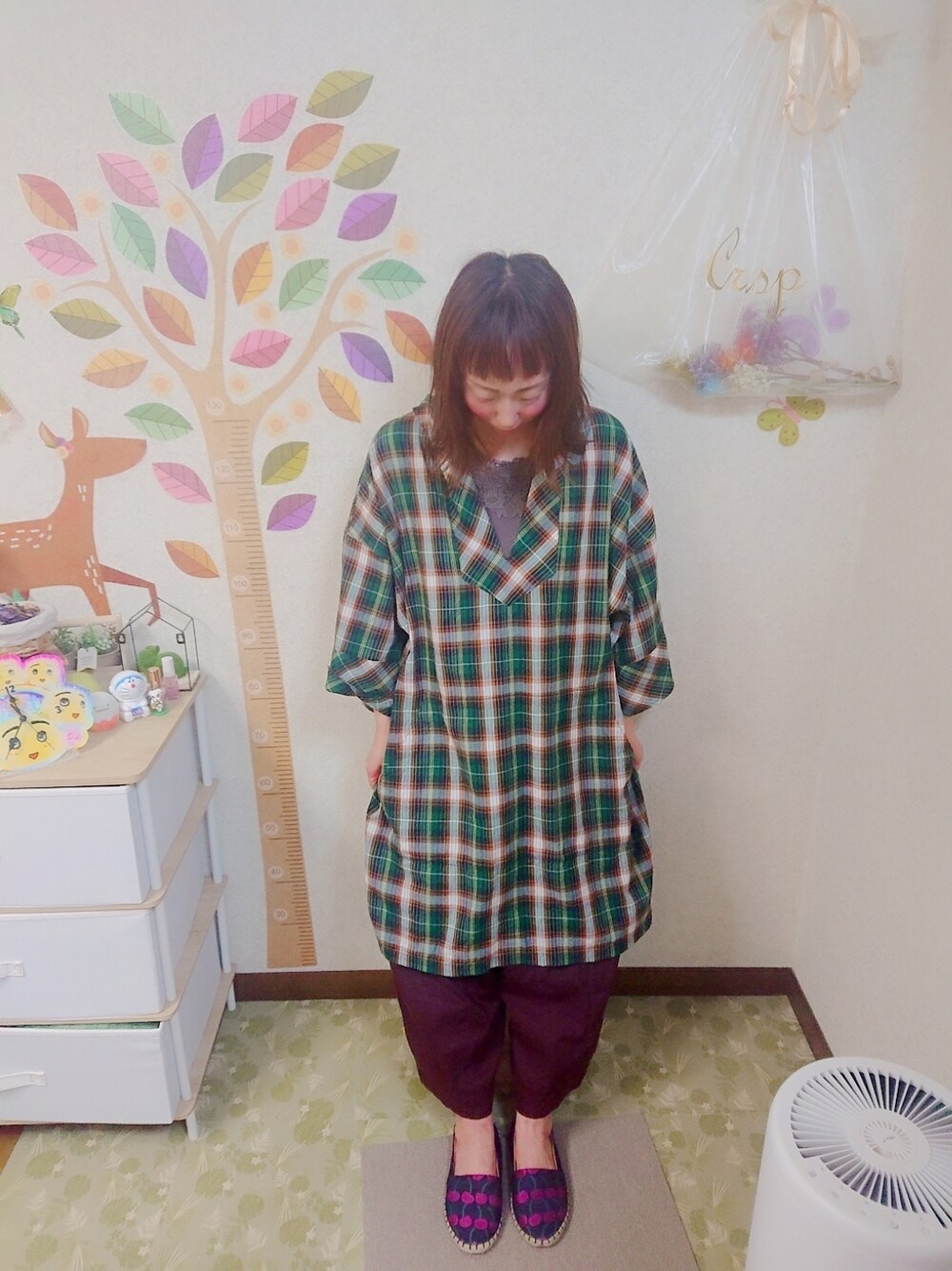 「Samansa Mos2 blueの2wayモチーフレースタンク（タンクトップ、ブラウン系）」を使った、ユーリさん（レディース・152cm）の夏コーディネートの1枚目の写真