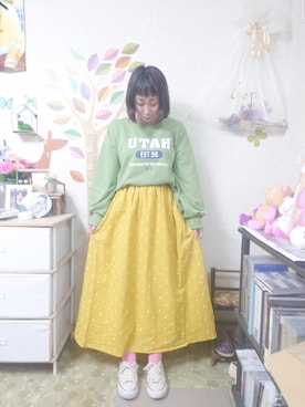 「RETRO GIRL（レトロガール）のアイテム（スウェット）」を使った、ユーリさん（レディース・152cm）の春コーディネート