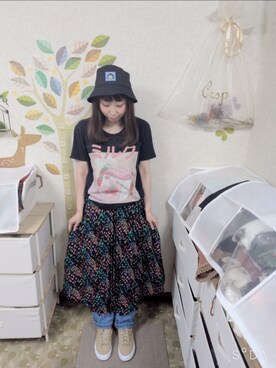 「古着のアイテム（Tシャツ/カットソー、ブラック系）」を使った、ユーリさん（レディース・152cm）の夏コーディネート