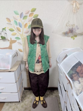 「RODEO CROWNS WIDE BOWL（ロデオクラウンズワイドボウル）のColor Denim ベスト（ベスト、グリーン系）」を使った、ユーリさん（レディース・152cm）の秋コーディネート