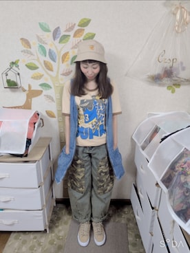 「古着のアイテム（Tシャツ/カットソー、ベージュ系）」を使った、ユーリさん（レディース・152cm）の秋コーディネート
