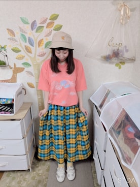 「古着のアイテム（Tシャツ/カットソー、ピンク系）」を使った、ユーリさん（レディース・152cm）の春コーディネート