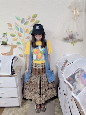 「古着のアイテム（Tシャツ/カットソー、イエロー系）」を使った、ユーリさん（レディース・152cm）の夏コーディネート