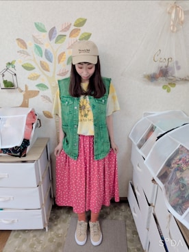 「古着のアイテム（Tシャツ/カットソー、イエロー系）」を使った、ユーリさん（レディース・152cm）の秋コーディネート