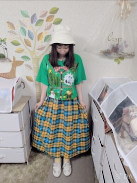 「MERLOT（メルロー）のフレアスカート（スカート、イエロー系）」を使った、ユーリさん（レディース・152cm）の夏コーディネート