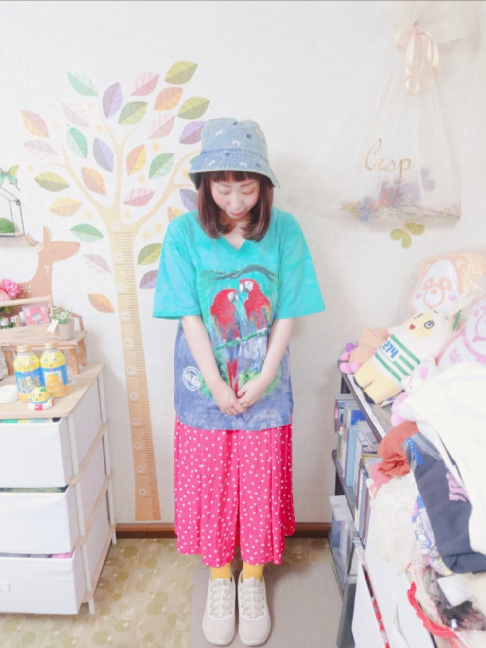 「SHEPPのリボン刺繍デニムバケットハット（ハット、ブルー系）」を使った、ユーリさん（レディース・152cm）の夏コーディネートの1枚目の写真