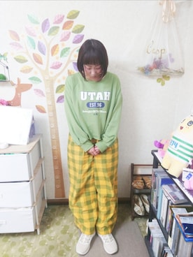 「RETRO GIRL（レトロガール）のアイテム（スウェット）」を使った、ユーリさん（レディース・152cm）の春コーディネート