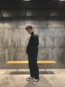 「HOMME PLISSE ISSEY MIYAKE（オムプリッセイッセイミヤケ）のアイテム（ノーカラージャケット）」を使った、TSUNG HANさん（メンズ・172cm）の冬コーディネート