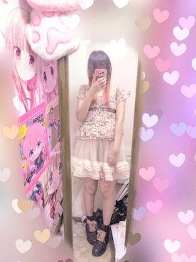 「メルカリのアイテム（シャツ/ブラウス、ベージュ系）」を使った、りりり0625さん（レディース・163cm）の春コーディネート