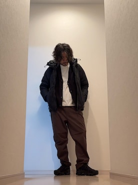 「アイテム（スニーカー）」を使った、アクセルボンバーさん（メンズ・170cm）の冬コーディネート