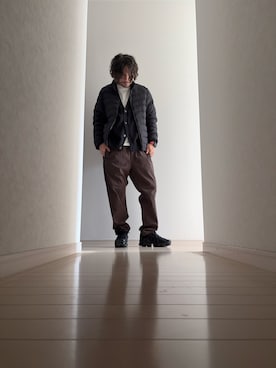 「アイテム（スニーカー）」を使った、アクセルボンバーさん（メンズ・170cm・40代）の冬コーディネート