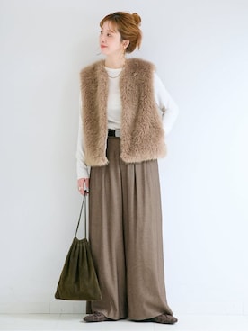 「B.C STOCK（ベーセーストック）のFUR VEST（ベスト、ベージュ系）」を使った、 Kanakoさん（レディース・163cm）の秋コーディネート