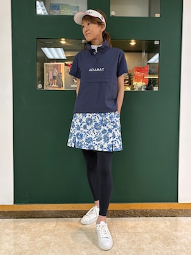 「adabat（アダバット）の【ADABAT NAVY】クールタッチロゴラインモックT（Tシャツ/カットソー、ホワイト系）」を使った、sioさん（レディース・165cm）の夏コーディネート