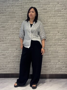「INDIVI（インディヴィ）の【毎年人気！／フレンチリネン】5分袖バンドカラーブラウス（シャツ/ブラウス、ブラック系）」を使った、Akiさん（レディース・153cm）の夏コーディネート