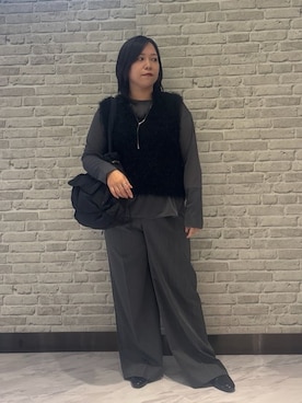「INDIVI（インディヴィ）のフェザーモールニットベスト（ニット/セーター、ブラック系）」を使った、Akiさん（レディース・153cm）の秋コーディネート