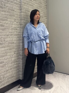 「GALLEST（ギャレスト）のTimeless｜ビッグポケットフォルムシャツ（シャツ/ブラウス、ブルー系）」を使った、Akiさん（レディース・153cm）の秋コーディネート