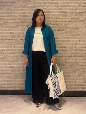 「INDIVI（インディヴィ）の【洗える／2WAY】ワッシャー素材シャツ羽織りワンピース（ワンピース、ブルー系）」を使った、Akiさん（レディース・153cm）の春コーディネート