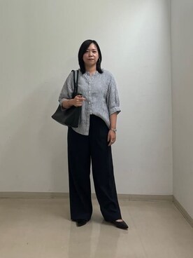 「INDIVI（インディヴィ）の【褒められパンツ／洗える】ウエストゴムワイドタックパンツ（その他パンツ、ブルー系）」を使った、Akiさん（レディース・153cm）の春コーディネート