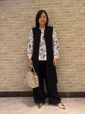 「INDIVI（インディヴィ）の【着る日傘/遮熱/UVケア】ロングジレジャケット（ベスト、ブラック系）」を使った、Akiさん（レディース・153cm）の春コーディネート