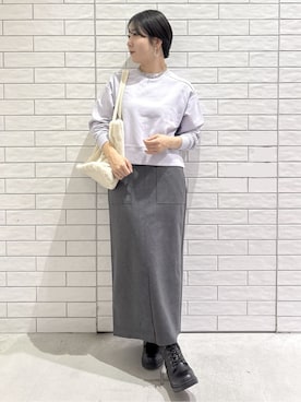 「アイテム（スウェット、パープル系）」を使った、ayumiさん（レディース・159cm）の秋コーディネート