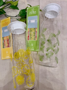 「212 KITCHEN STORE（トゥワントゥキッチンストア）のフリーポット レトロ レモン1.2 ＜HARIO ハリオ＞（グラス/マグカップ/タンブラー、その他）」を使った、きのこさん（レディース・160cm）の夏コーディネート