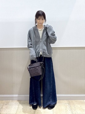 「LEPSIM（レプシィム）のイージーバレエスニーパー　1042670（パンプス、ブラック系）」を使った、Shiraさん（レディース・166cm）の夏コーディネート