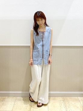 「LEPSIM（レプシィム）のメタルスライドサンダル　638914（サンダル、ブラウン系）」を使った、Shiraさん（レディース・166cm）の春コーディネート