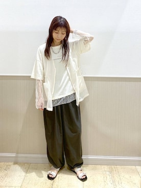 「LEPSIM（レプシィム）のフラットベルトサンダル　670496（サンダル、ホワイト系）」を使った、Shiraさん（レディース・166cm）の夏コーディネート