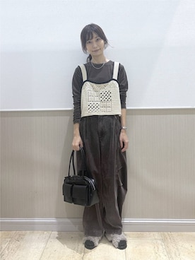 「LEPSIM（レプシィム）のヴィンテージコーデュロイパンツ　1047013（その他パンツ、ブルー系）」を使った、Shiraさん（レディース・166cm）の秋コーディネート