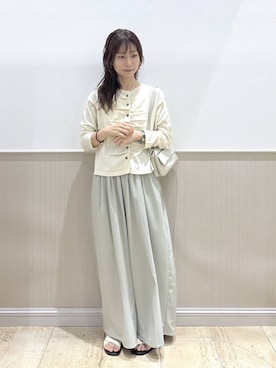 「LEPSIM（レプシィム）のフラットソフトクロスサンダル　670497（サンダル、ホワイト系）」を使った、Shiraさん（レディース・166cm）の夏コーディネート