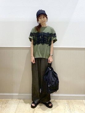 「LEPSIM（レプシィム）のスースーデニムストレートパンツ　637621（デニムパンツ、ブラック系）」を使った、Shiraさん（レディース・166cm）の夏コーディネート