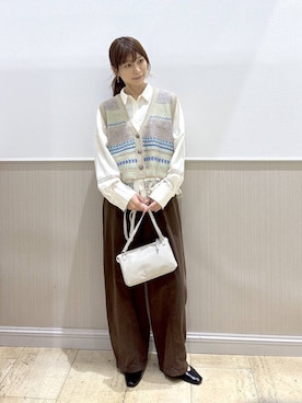 「LEPSIM（レプシィム）のレース切り替えポンチョ長袖シャツ　1053608（シャツ/ブラウス、ベージュ系）」を使った、Shiraさん（レディース・166cm）の夏コーディネート