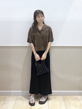 「LEPSIM（レプシィム）のパネルレース開襟シャツSS　1043163（シャツ/ブラウス、ブラウン系）」を使った、Shiraさん（レディース・166cm）の夏コーディネート