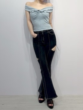 「EATME（イートミー）のオフショルツイストフリルTOP（Tシャツ/カットソー、グレー系）」を使った、水城寧々_mizuki neneさん（レディース・165cm）の夏コーディネート