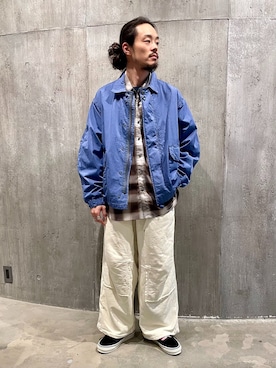 「JOURNAL STANDARD（ジャーナルスタンダード）のM-BDU ガーメント ダイ ショート ブルゾン（ミリタリージャケット、ブルー系）」を使った、Iikawaさん（メンズ・174cm）の冬コーディネート